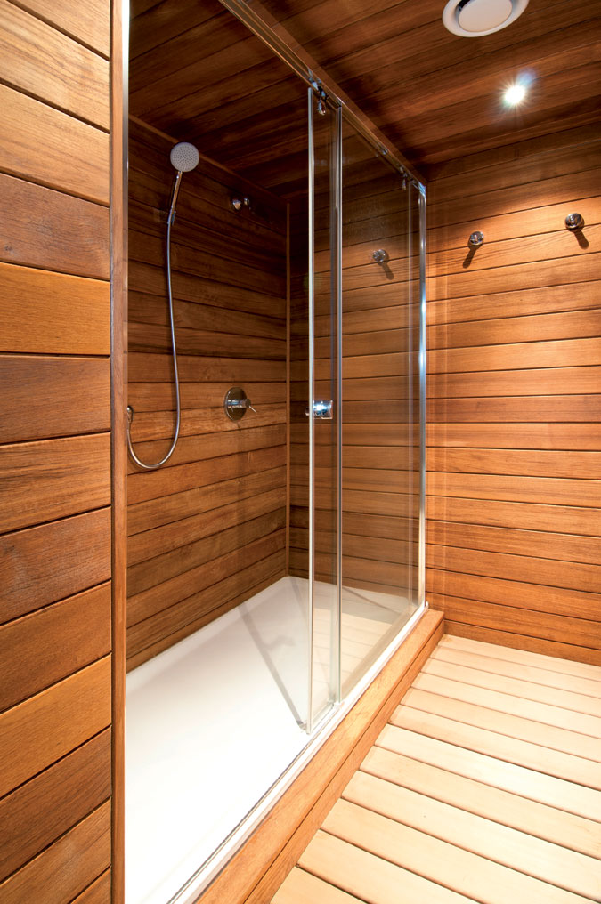Sprcha  slouží k očistě před sanováním i během sanování