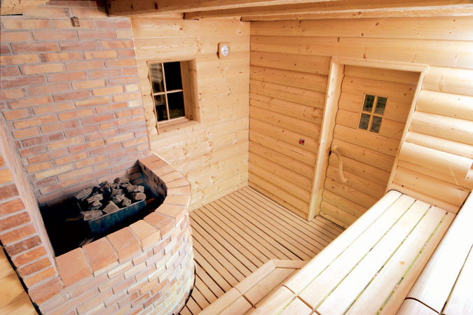 Rustikální sauna je sauna ve venkovském stylu s využitím materiálů masivního vzhledu a tím navozující patřičnou atmosféru.